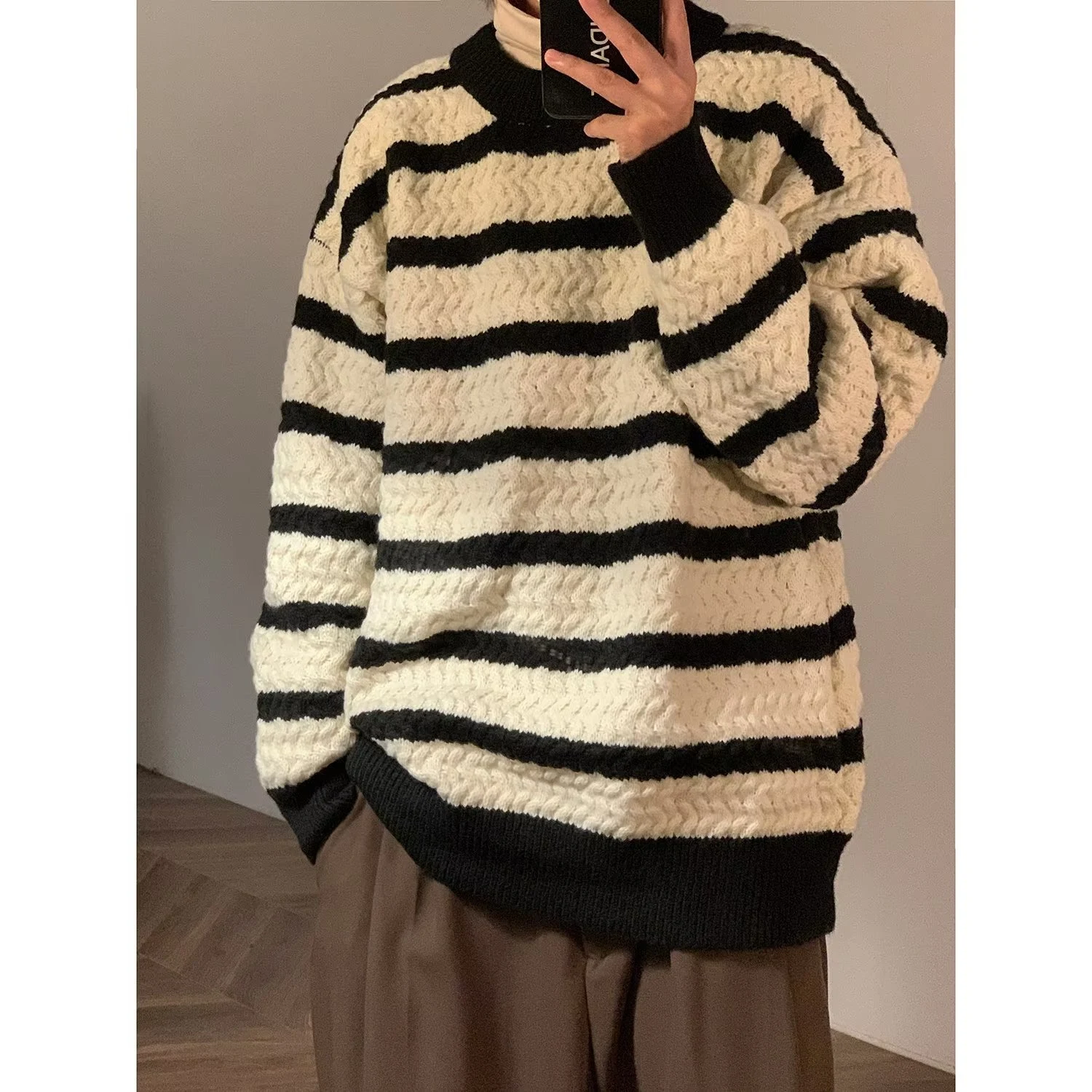Boys' Round Neck Sweater with a Stylish Striped Design, Trendy and Comfortable. Perfect for everyday wear. A fashionable — photo 6