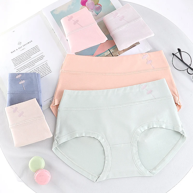Calcinhas de algodão estampadas, cintura média e cor lisa. Conforto e estilo para o dia a dia, toque suave e ajuste perfeito. — foto 6