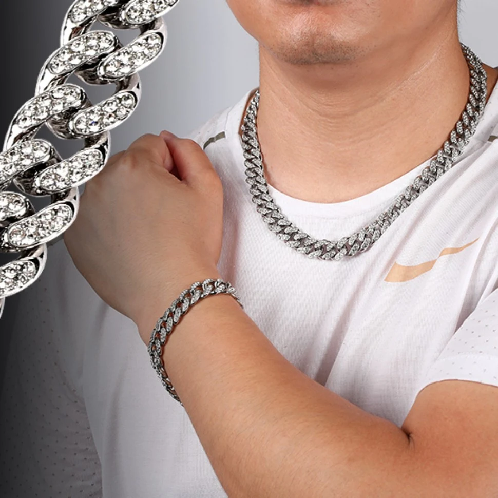 Pulseira Alloy Line Cuban Link de corrente com diamantes, design moderno e elegante para adicionar um toque de luxo ao seu visual. — foto 14