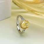 Anel simples de diamante amarelo em forma de ovo. Design delicado e elegante, ideal para quem busca sofisticação e um toque especial no visual. — foto 4