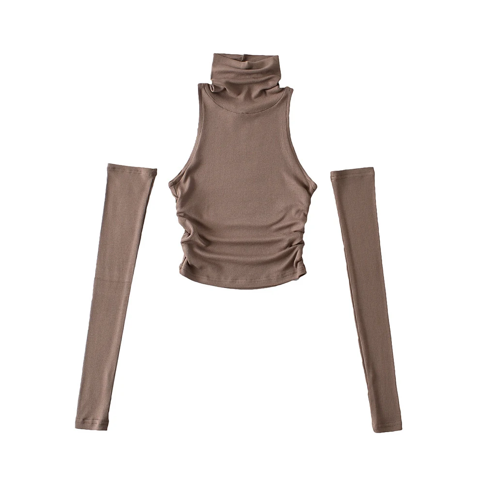 T-shirt corto da donna slim fit con pieghe e polsini. Un capo versatile ed elegante, perfetto per un look moderno e valorizzante la silhouette. — foto 22