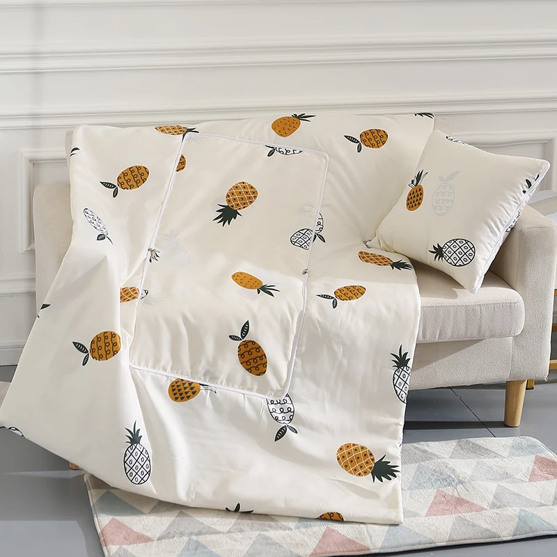 Title 17, Pillow quilt dual-use cushion A versatile cushi...