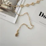 Colar redondo pequeno com diamantes minúsculos, um toque de luxo discreto. Ideal para uso diário e eventos especiais, brilho sutil. — foto 2