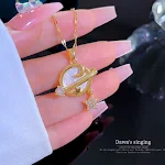 Colar feminino com pingente de concha, estrela e lua, micro strass e design que realça o temperamento, perfeito para mulheres. — foto 3