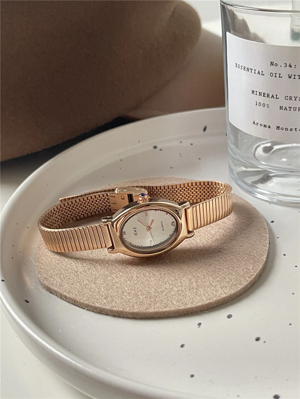 Title 17, Relógio Quartz Feminino Oval Luxuoso com Pulsei...