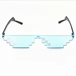 Disfraz de parodia periférica de anime con gafas de sol de píxeles de mosaico — foto 10