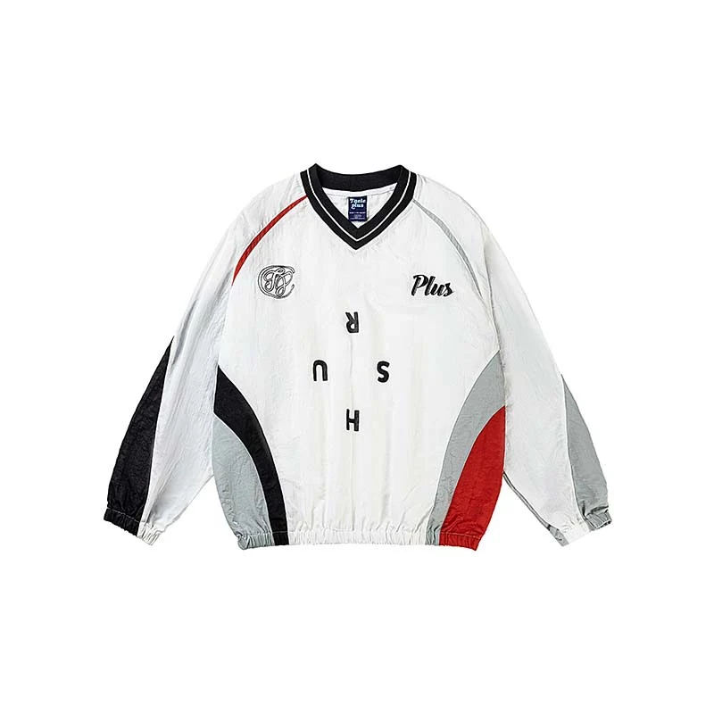 Camiseta solta e versátil para moda feminina. Perfeita para looks casuais, combina com tudo e garante conforto para o lazer. Essencial no seu guarda-roupa! — foto 7