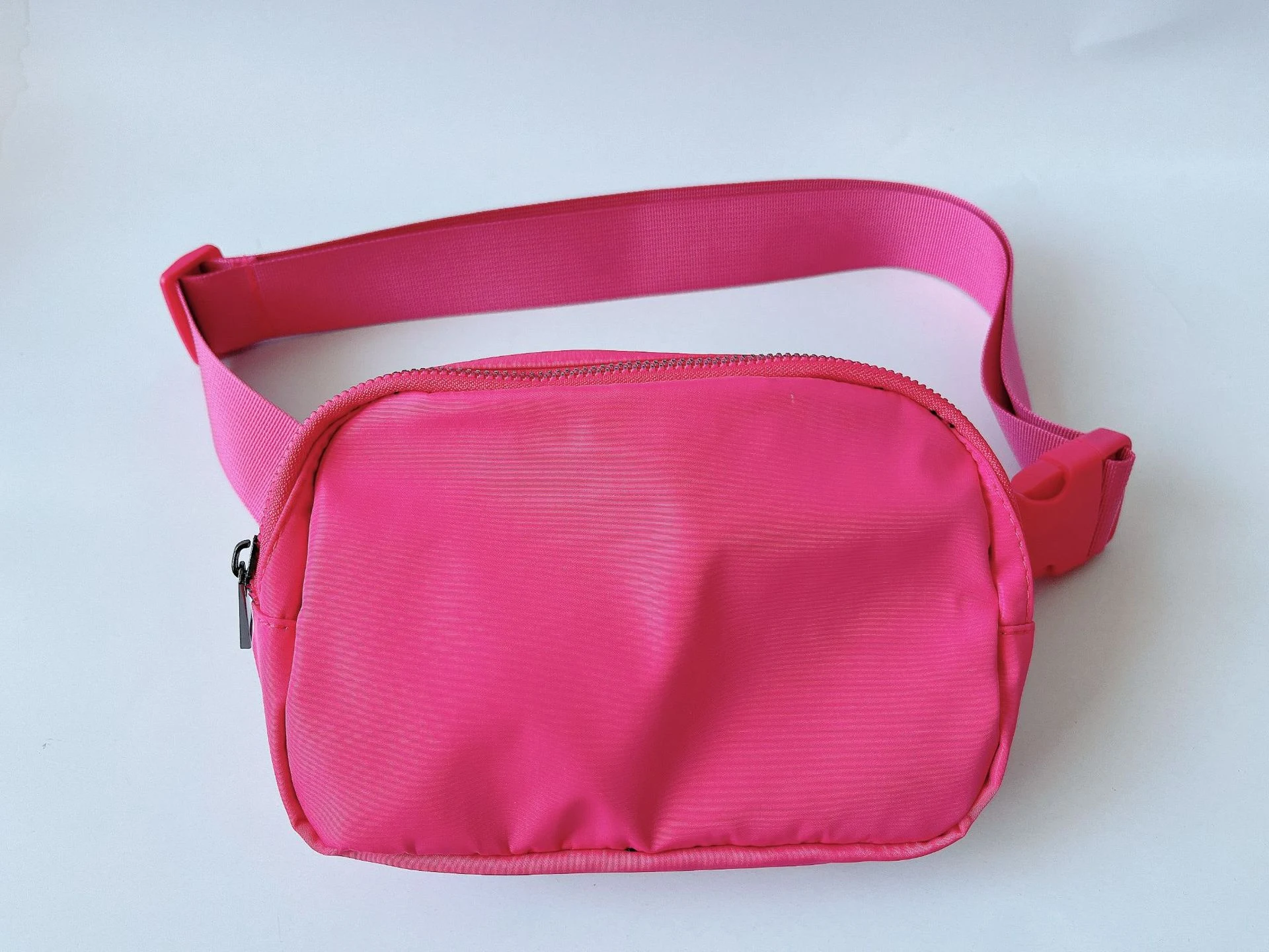 Bolsa de Cintura Ajustável Feminina para Corrida e Caminhada, Design Moderno, Ideal para Exercícios e Passeios, Conforto e Praticidade — foto 10