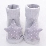 Zachte en comfortabele babysokjes om de kleine voetjes warm en beschermd te houden. Ideaal voor dagelijks gebruik en optimaal draagcomfort. — foto 14
