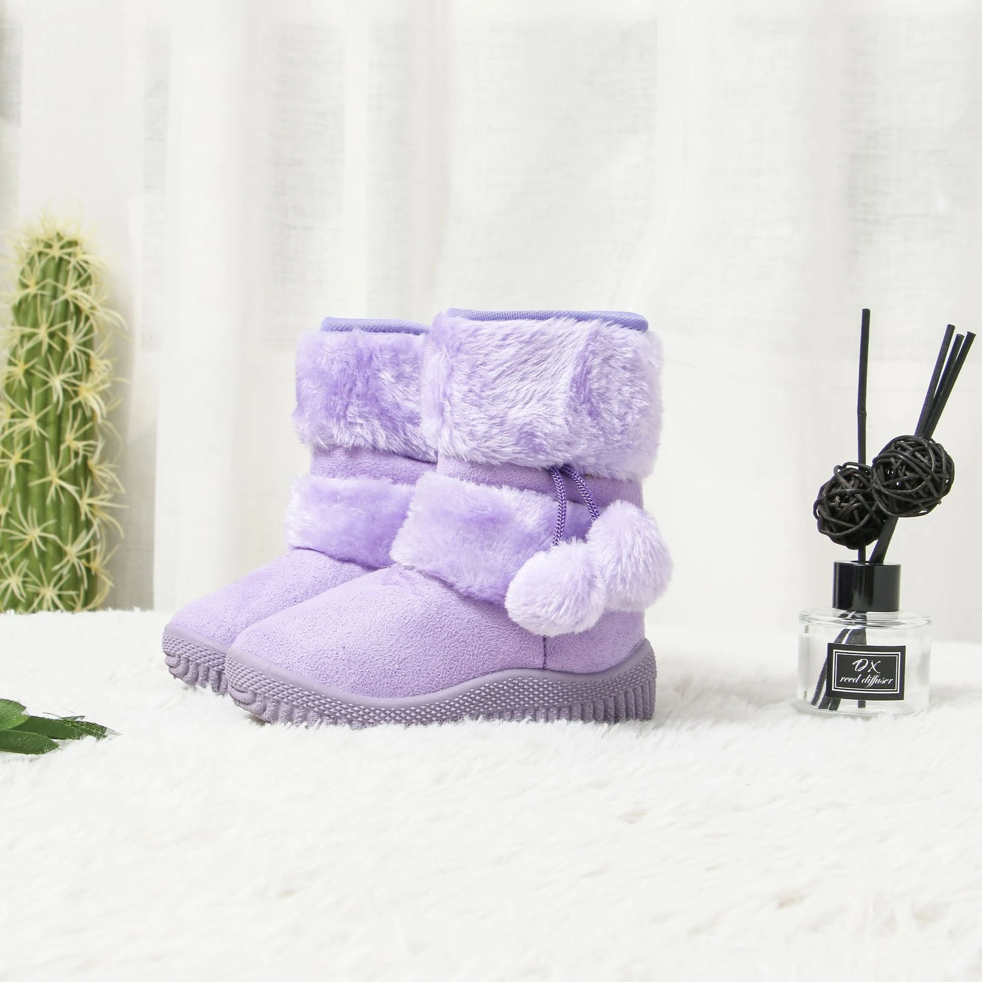 Botas de nieve cálidas e impermeables para mantener tus pies secos y cómodos en condiciones de frío extremo, perfectas para invierno. — foto 4