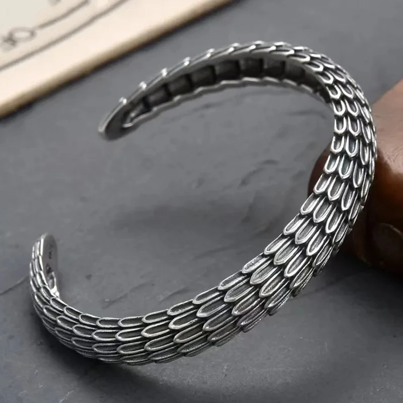 Title 26, Pulseira Crater Design Bump Fashion Adicione um...