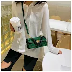 Crossbody schoudertas voor dames, perfect voor dagelijks gebruik. Comfortabel, stijlvol en veilig, ideaal voor je dagelijkse benodigdheden. — foto 19