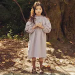 Vestido infantil estilo princesa com manga sino, perfeito para sua bebê brilhar. Conforto e elegância para ocasiões especiais e fotos inesquecíveis. — foto 19