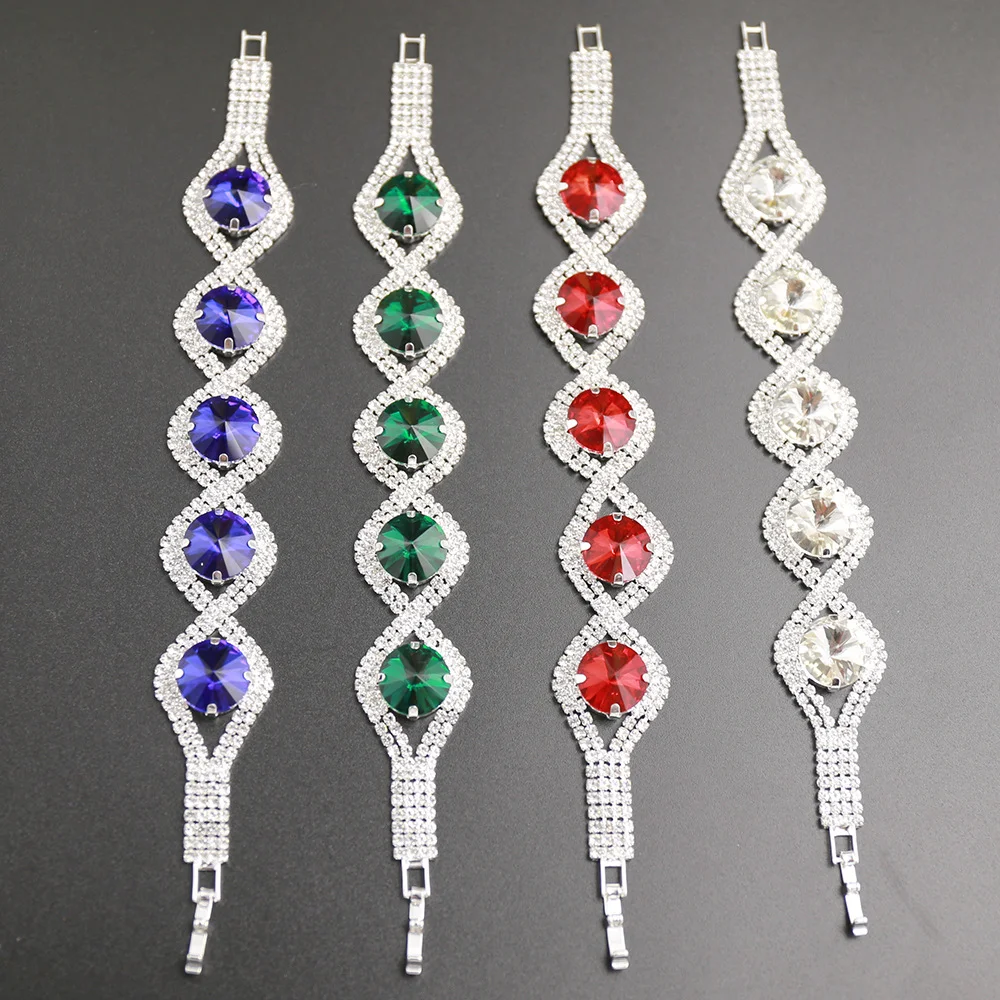 Conjunto de pulseira e brincos para noivas. Elegância e brilho para o seu casamento. O acessório perfeito para um visual radiante e memorável. — foto 2