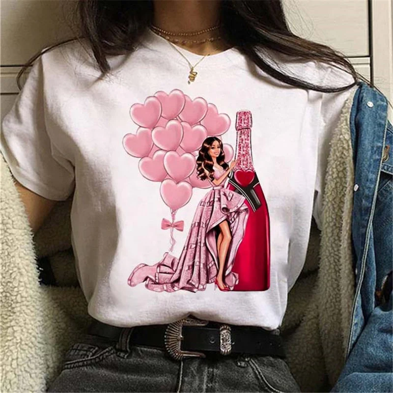Camiseta feminina preta com estampa de balão — foto 2