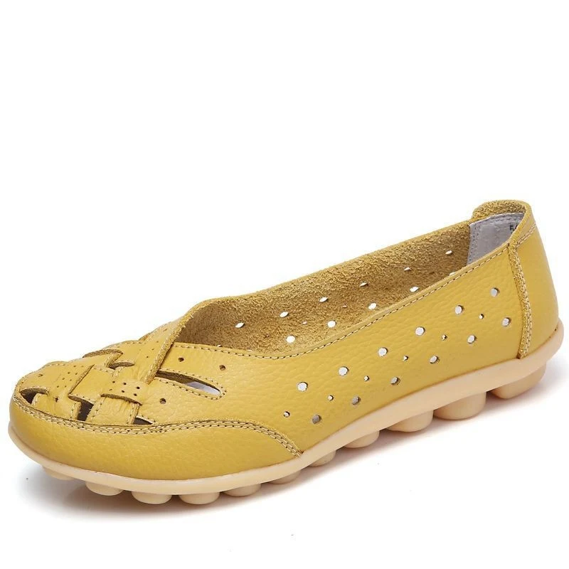 Women's Middle-aged and Elderly Hollow Hole Flat Gommino Shoes, Round Toe, Soft Bottom, Comfortable Walking, Everyday We — photo 1