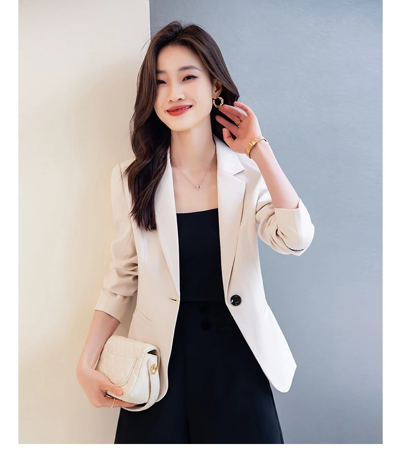 Blazer corto donna con spalline imbottite, top completo, perfetto per un look elegante e professionale, ideale per ogni occasione. — foto 4