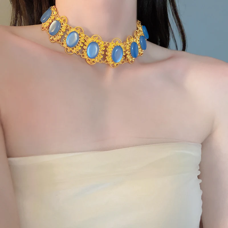 Colar feminino de moda com design geométrico oval, estilo medieval. Adicione um toque de elegância atemporal ao seu visual diário. — foto 12