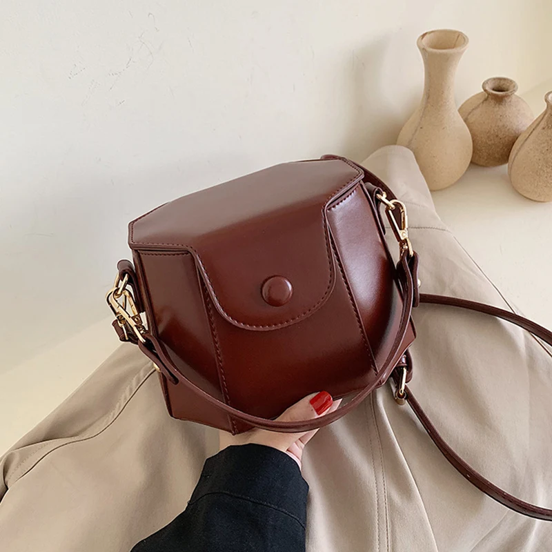 Bolsa feminina mensageiro tipo balde, cor sólida, alça de ombro única. Ideal para uso diário, elegante e prática para diversas ocasiões. — foto 6