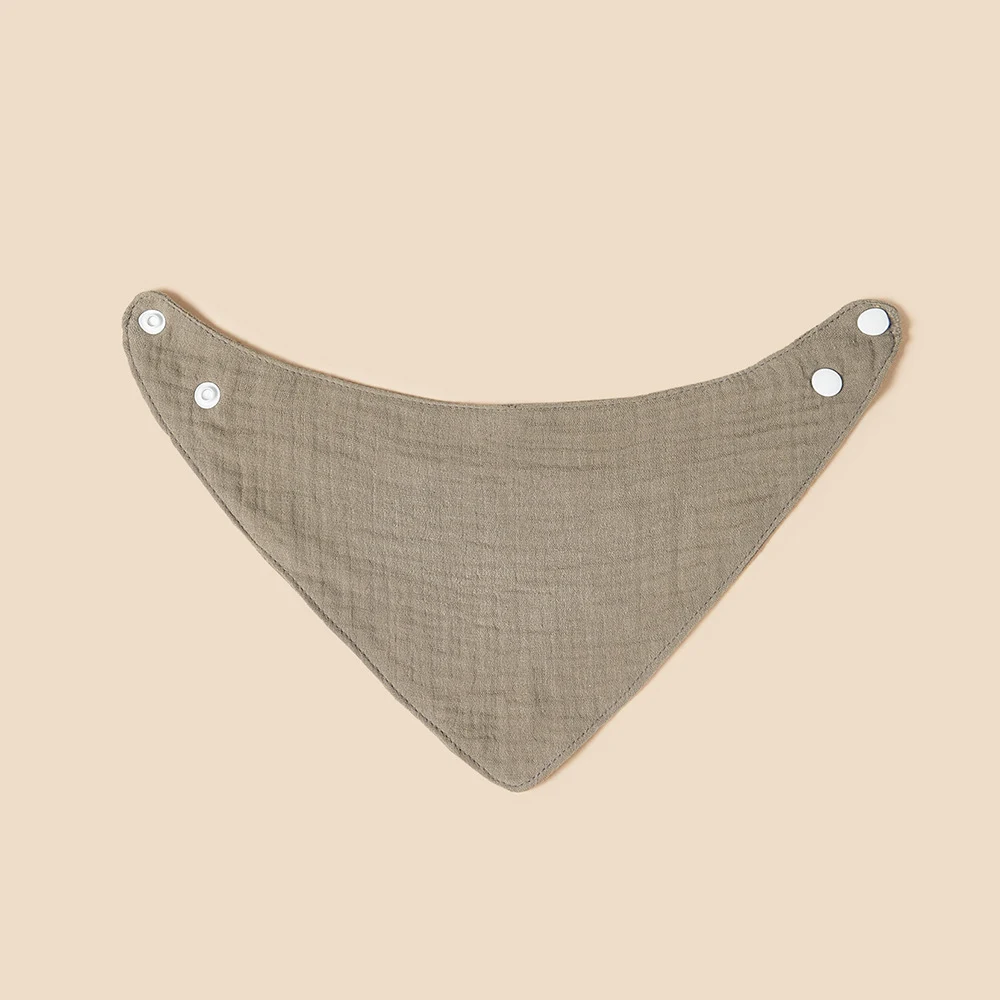 Babador triangular de crepe 100% algodão puro para bebês. Toalha saliva macia, absorvente e delicada, ideal para a pele sensível do bebê. — foto 31