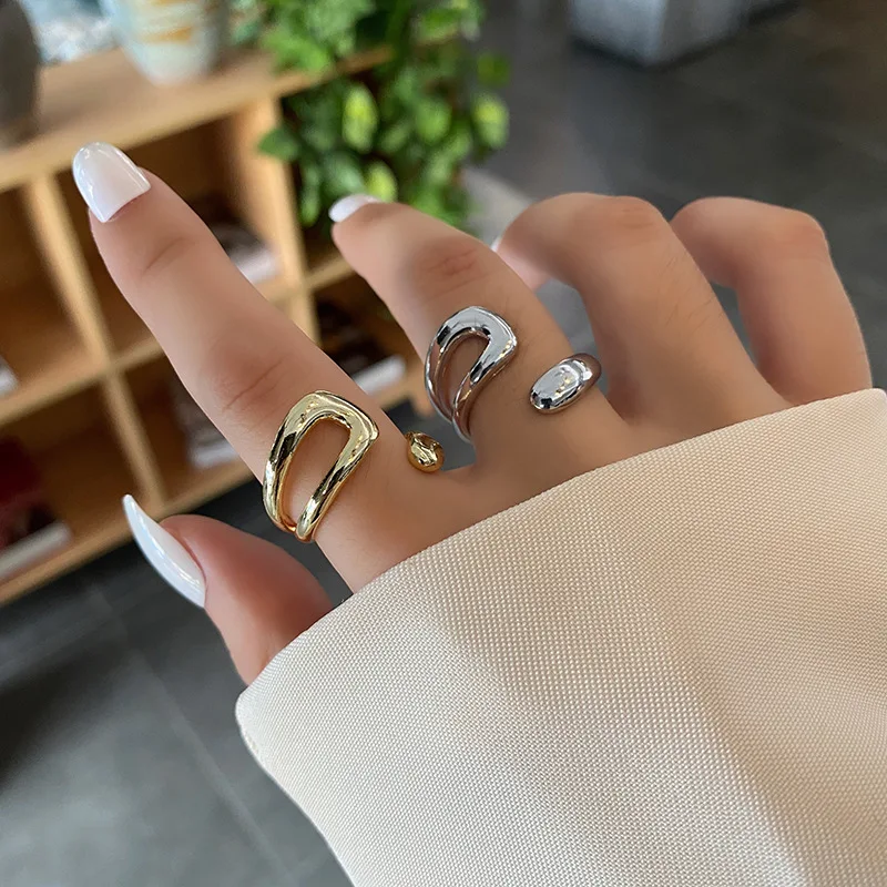 Anel Geometric Girl Simples e Versátil para Uso Diário. Design elegante e atemporal, combina com qualquer estilo e ocasião. — foto 1