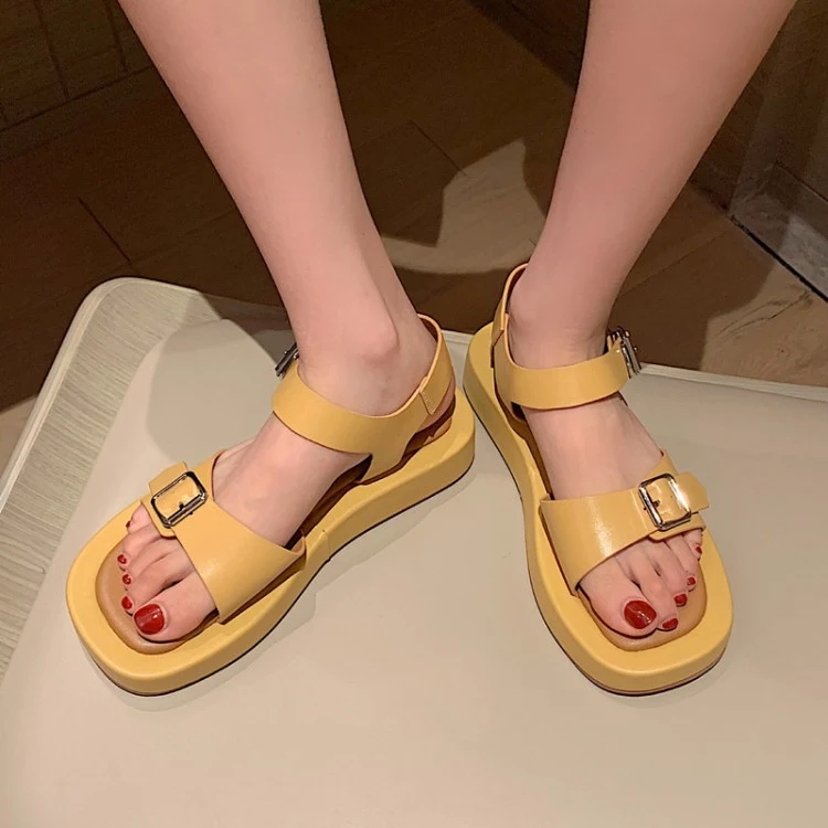 Title 3, Flat-bottomed Platform Sandals with Open-toe an...