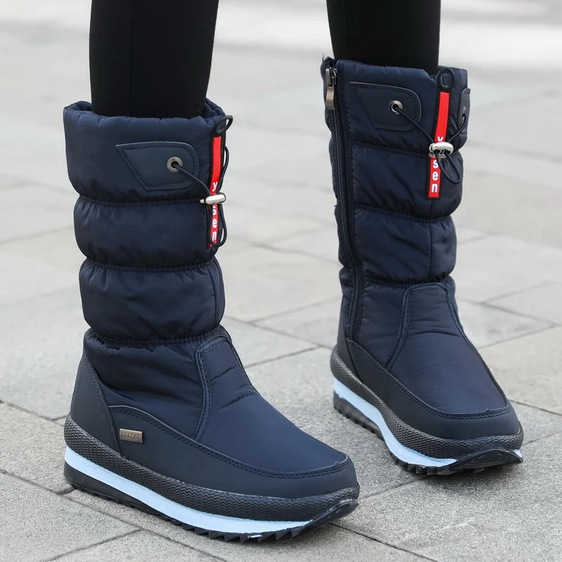 Botas de algodão grossas com veludo plus para o inverno, térmicas, cano médio, impermeáveis e antiderrapantes. Mantenha seus pés quentes e secos. — foto 11