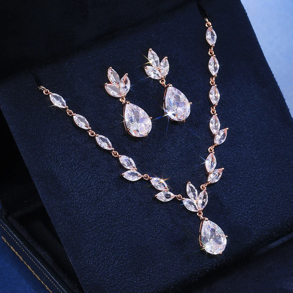 Conjunto de Brincos e Colar de Zircônia para Mulheres Joias da Moda Design Brilhante Ideal para Presentear Acessórios Femininos Sofisticados — foto 14