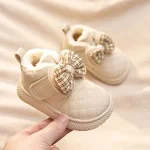 Botas de neve para bebês meninas, botinhas térmicas de veludo, sapatos de algodão infantis, quentes e macios para o inverno. — foto 1