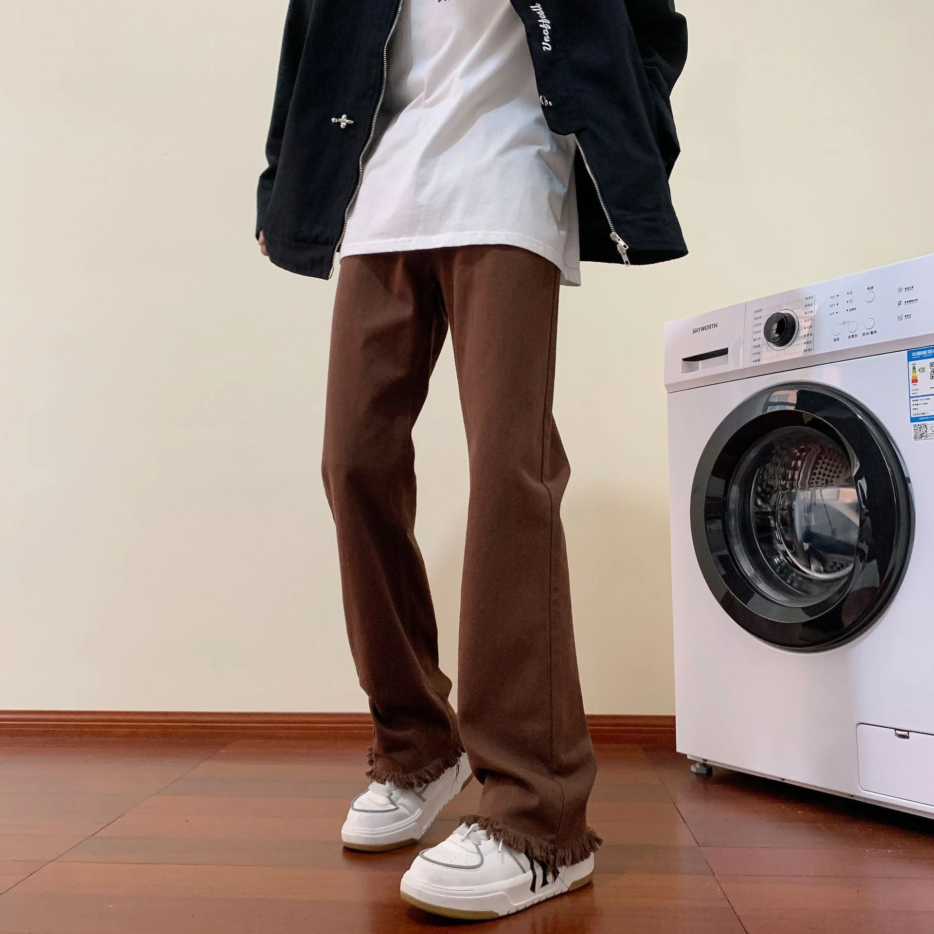 Trendy PU broek voor heren. High Street fashion met een stijlvolle en aantrekkelijke uitstraling. Comfortabel en perfect voor diverse gelegenheden. — foto 5