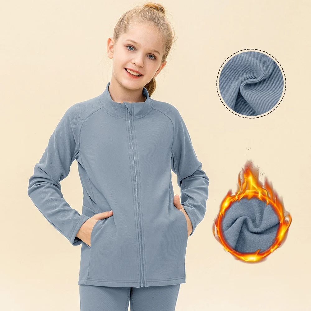 Macacão de yoga quente infantil com zíper para corrida, perfeito para esportes e atividades ao ar livre. Conforto e aquecimento para as crianças. — foto 2