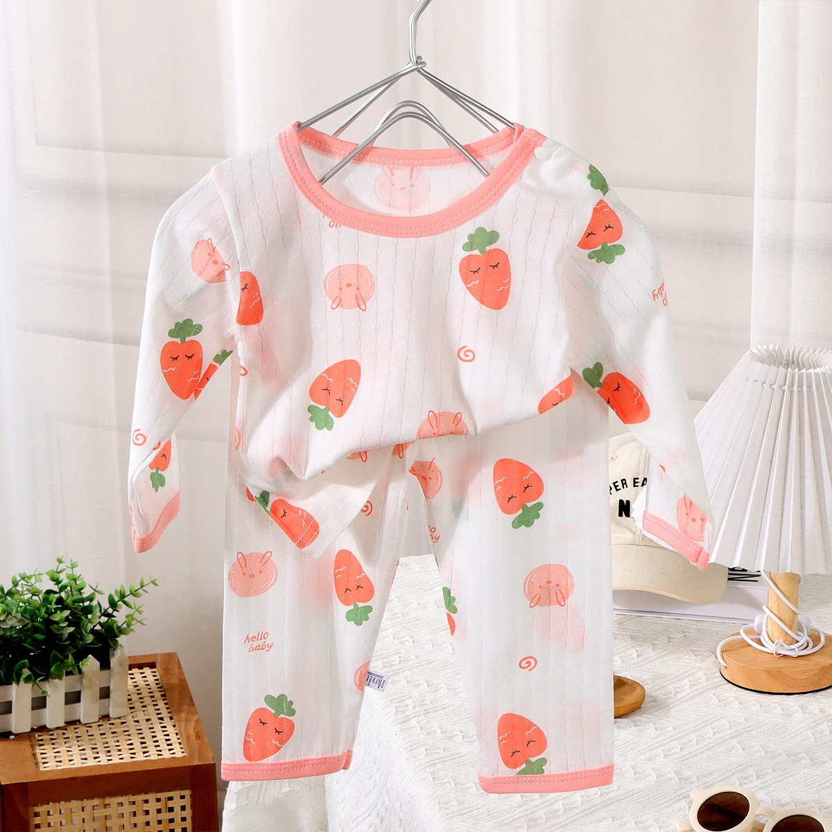 Zomer baby katoenen pyjama set voor kinderen. Zachte en ademende homewear. Ideaal voor warme nachten en een comfortabele nachtrust. — foto 10