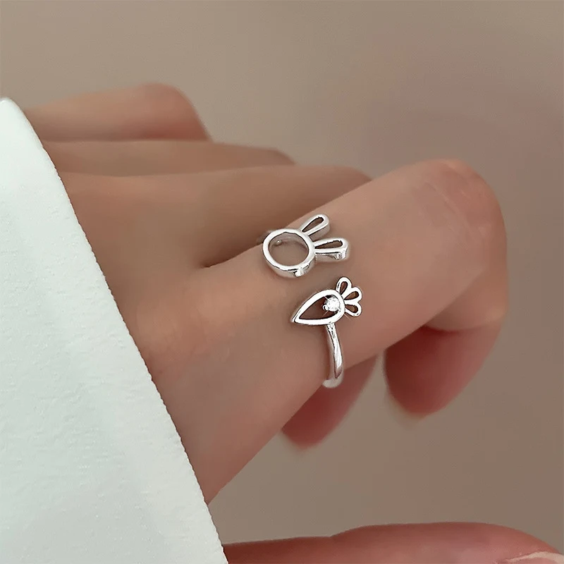 Anel de dedo indicador fofo e estiloso, simples e fashion, com coelho e cenoura em zircônia. Um toque de charme para um visual delicado e feminino. — foto 8