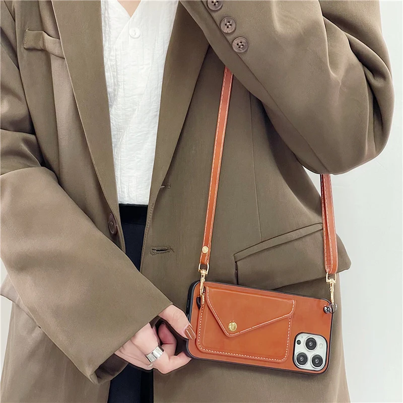 Title 14, Capa crossbody de couro para celular, ideal par...