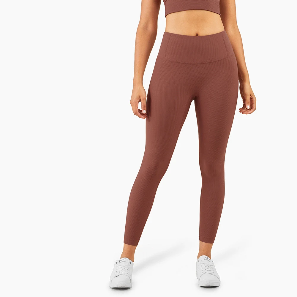 Title 2, Leggings de cintura alta nude con brocado acana...