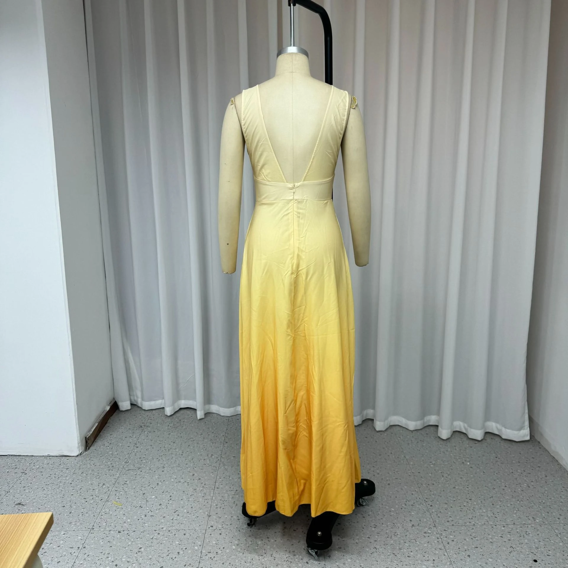 Title 6, Womens Sleeveless Gradient Solid Color Dress