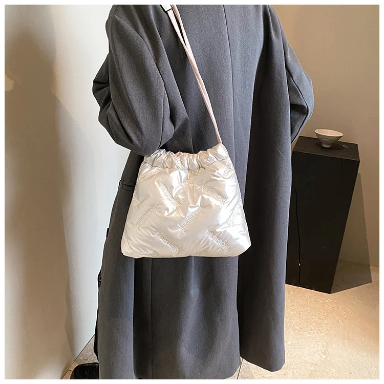 Title 10, Bolsa de ombro bordada Space Cotton feminina No...