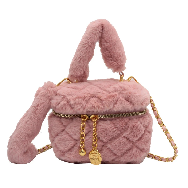 Title 5, Womens Lingge Fashion Chain Small Handbag. Car...