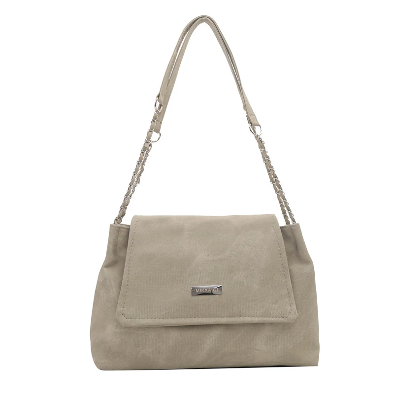 Bolsa feminina de corrente, grande capacidade, elegante e com boa textura, ideal para carregar tudo o que você precisa com estilo. — foto 4