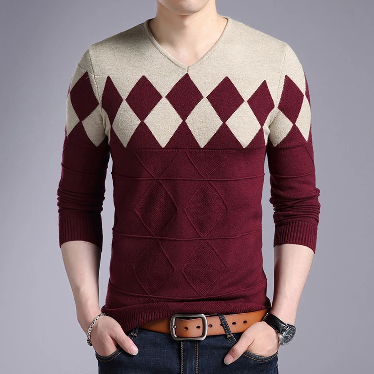 V-Ausschnitt Unterhemd dicker Pullover für Damen. Warm, gemütlich und vielseitig einsetzbar. Der perfekte Basis-Pullover für den Winter. — foto 1