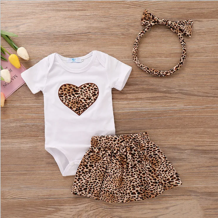 Macacão Love Estampado Infantil Roupa infantil confortável e adorável para bebês e crianças pequenas Ideal para brincar, explorar e exibir um estilo único — foto 1