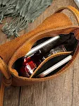 Bolsa pequena vertical de couro genuíno com design esqueleto, minimalista e charmosa, perfeita para transportar itens essenciais com estilo e segurança. — foto 7