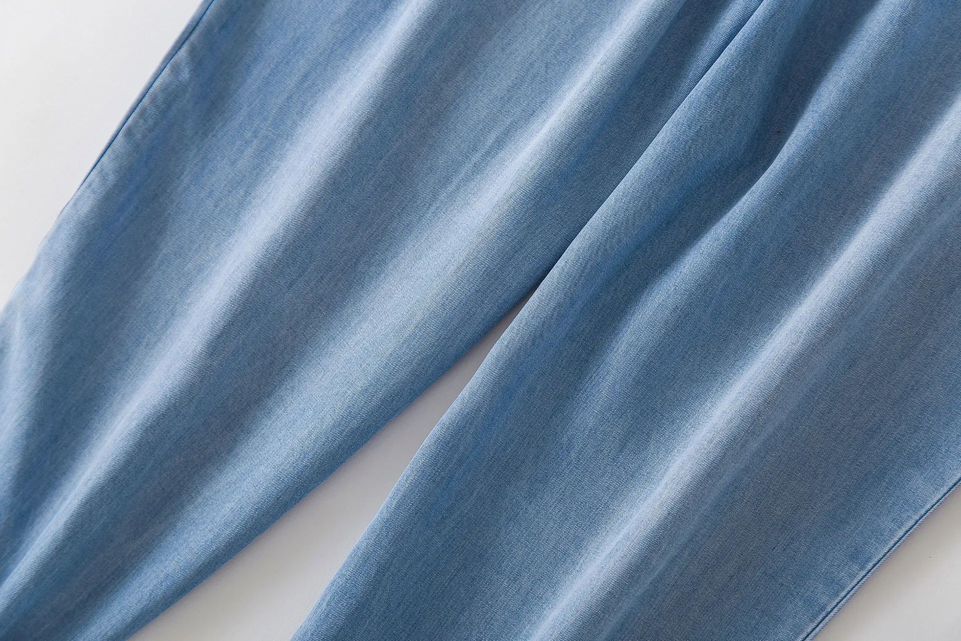 Pantaloni Harun in denim casual con design a ravanello per piedini piccoli, comodi e alla moda per un look informale. — foto 7