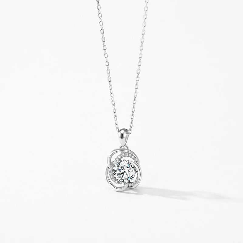 Colar feminino versátil com diamante leve, corrente de clavícula. Combine com tudo e adicione um toque de brilho sutil ao seu visual. — foto 3