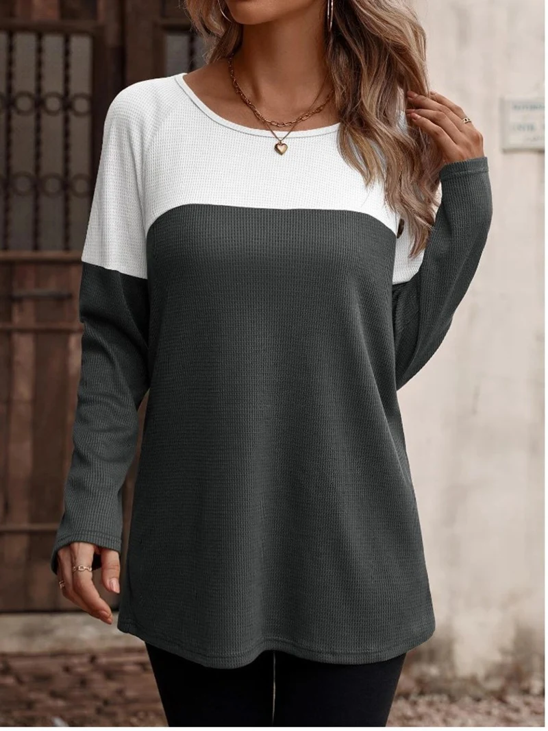 Autumn and Winter Women's Color Matching T-shirt. Enjoy comfort and style during the cold season. Perfect for everyday w — photo 17