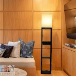 Lampadaire multifonctionnel pour salon avec étagère de chargement. Éclairage et recharge de vos appareils en un seul produit. — photo 5
