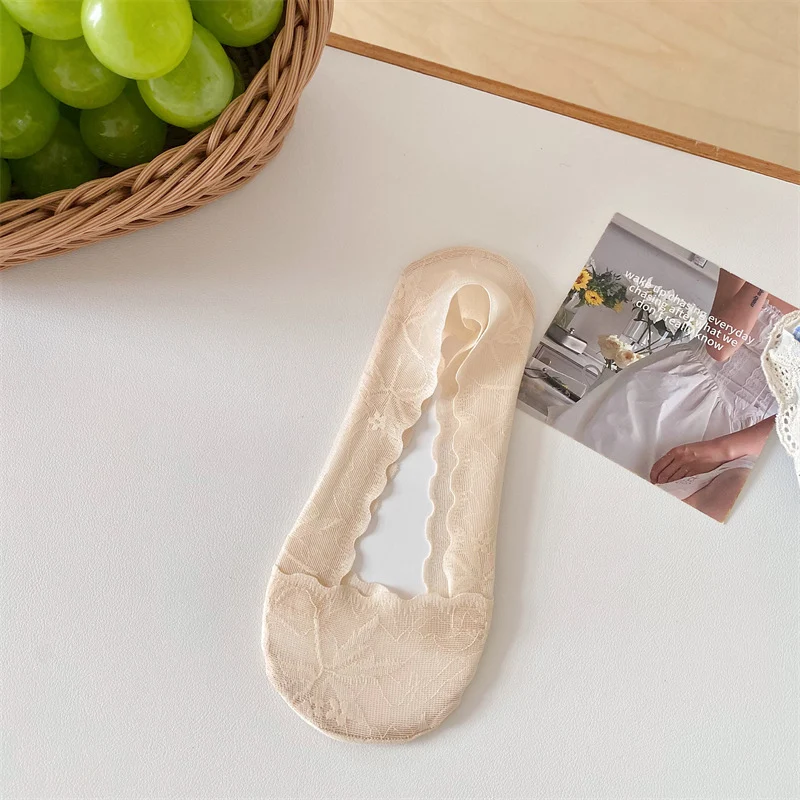 Maple Leaf Shallow Mouth Lace Invisible Terry Bottom Women's Low-cut Liners Socks — photo 2
