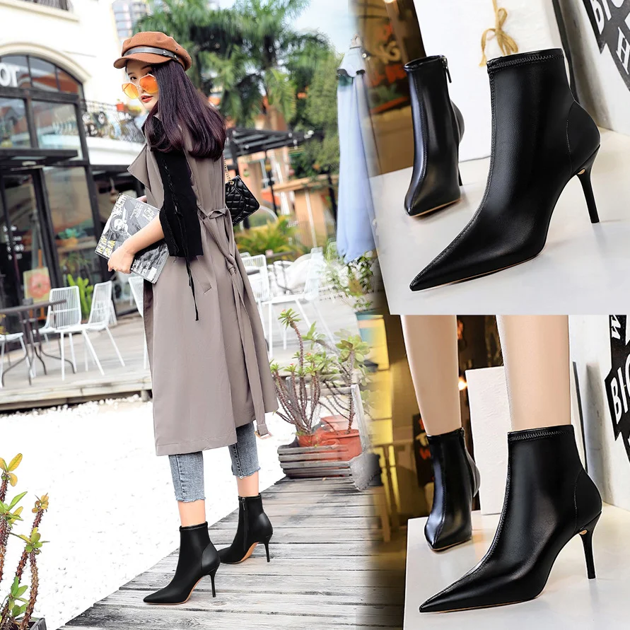Bottines fines et bottes nude, l'alliance idéale pour un look élégant et naturel. Légèreté et confort à chaque pas, parfaites. — photo 1
