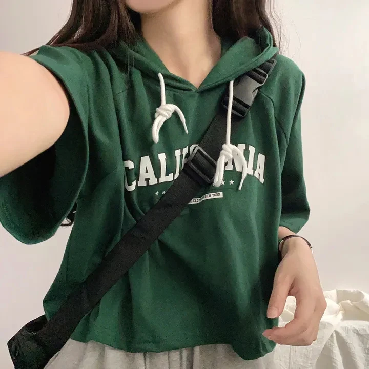 Lässiges T-Shirt-Oberteil mit Buchstaben und Kapuze, kurzärmelig, lockeres T-Shirt mit halben Ärmeln — foto 14