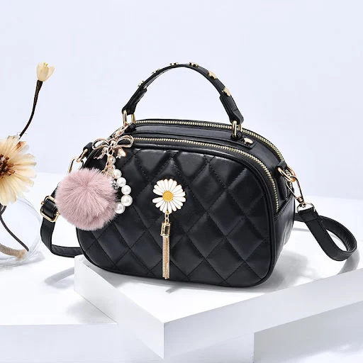 Title 4, New Fashion All-Match Pearl Handbag. A versatil...